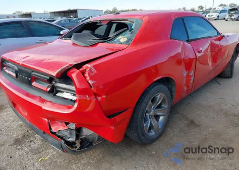 2016 Dodge Challenger Sxt z USA, uszkodzony, nr VIN 2C3CDZAG2GH184014